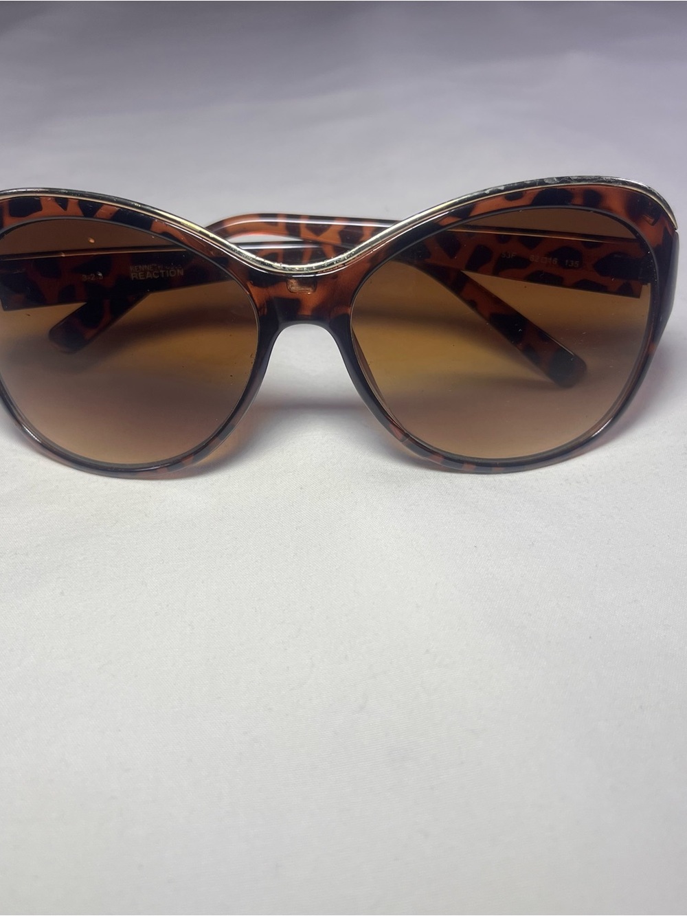 Y2K Kenneth Cole Reaction Tortoise Cat-Eye Sunglasses